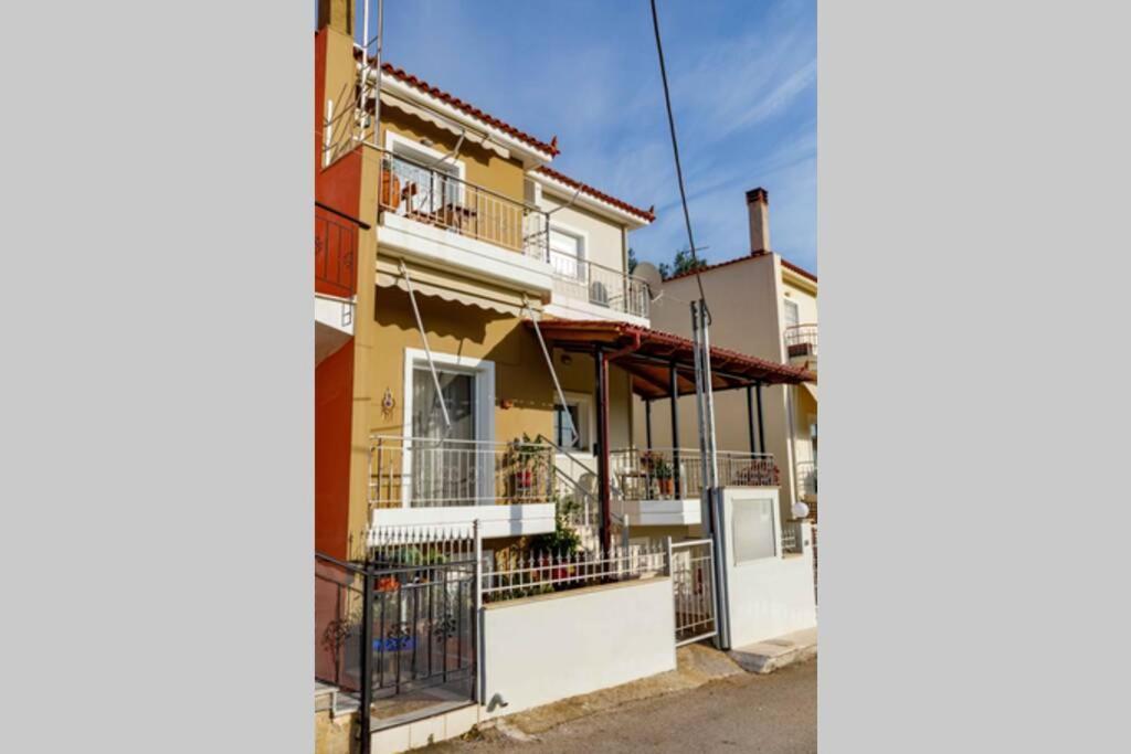 Jilda S Apartment With Private Garden! Нафплион Екстериор снимка